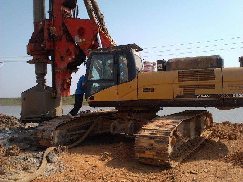 梧州旋挖钻机租赁房建工程施工案例.jpg