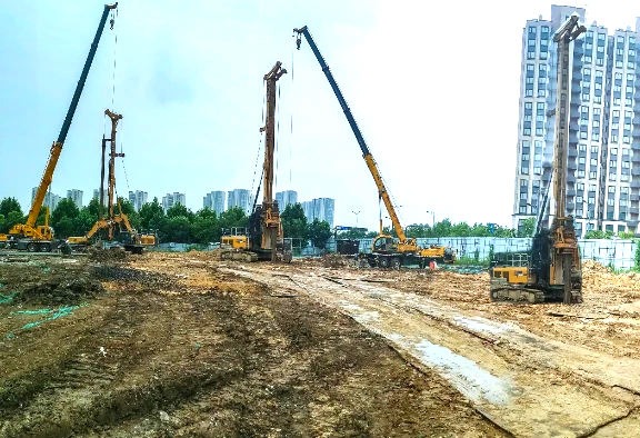 徐工旋挖钻机强基固本，为杭州城市焕新.jpg
